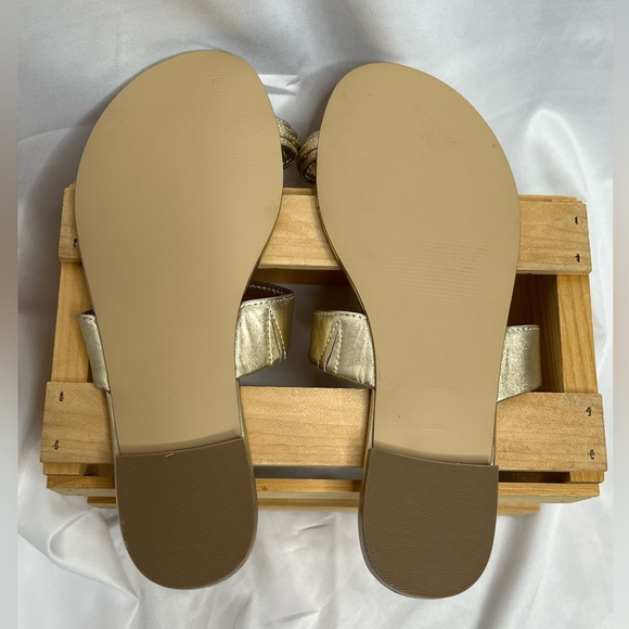 NWOT Lilly Pulitzer Callie Gold Metallic Sandals with Crystal Toe Strap - Picture 5 of 10